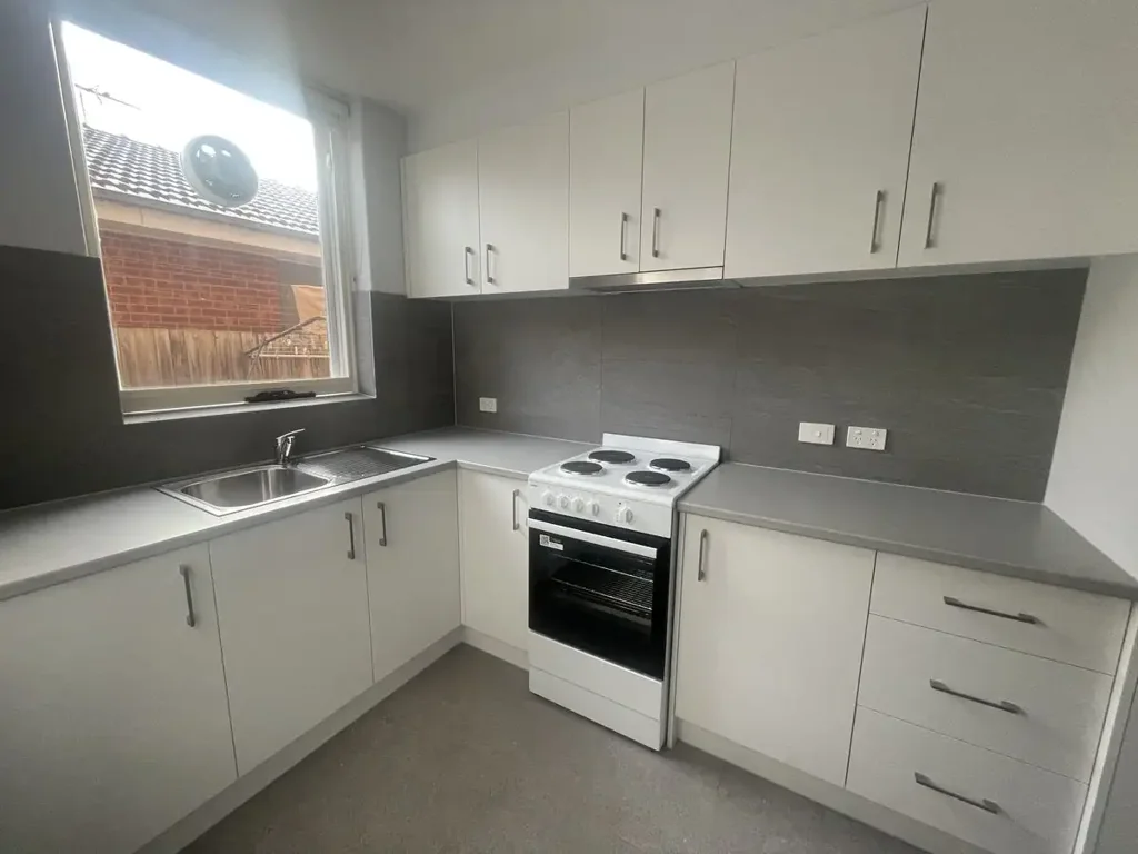 SPACIOUS ONE BEDROOM APARTMENT!