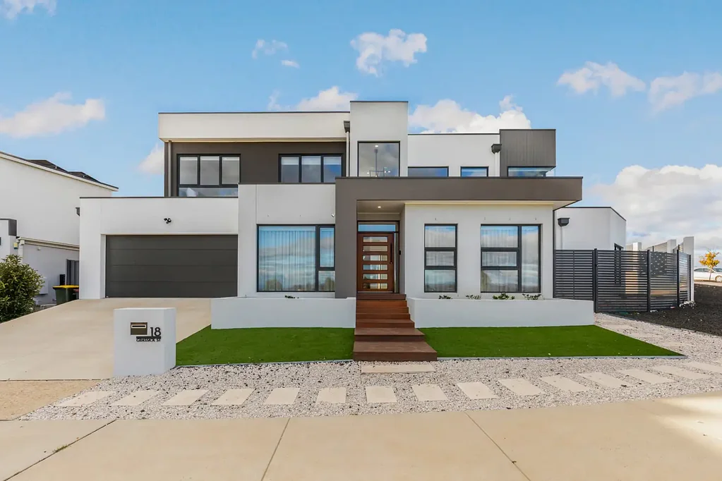 Taylor 5Moenga Architectural excellence with uninterrupted views