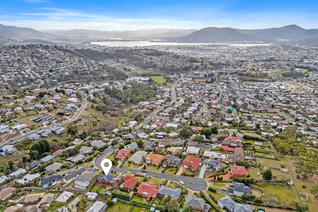 57 Rosehill Crescent, Lenah Valley, TAS 7008