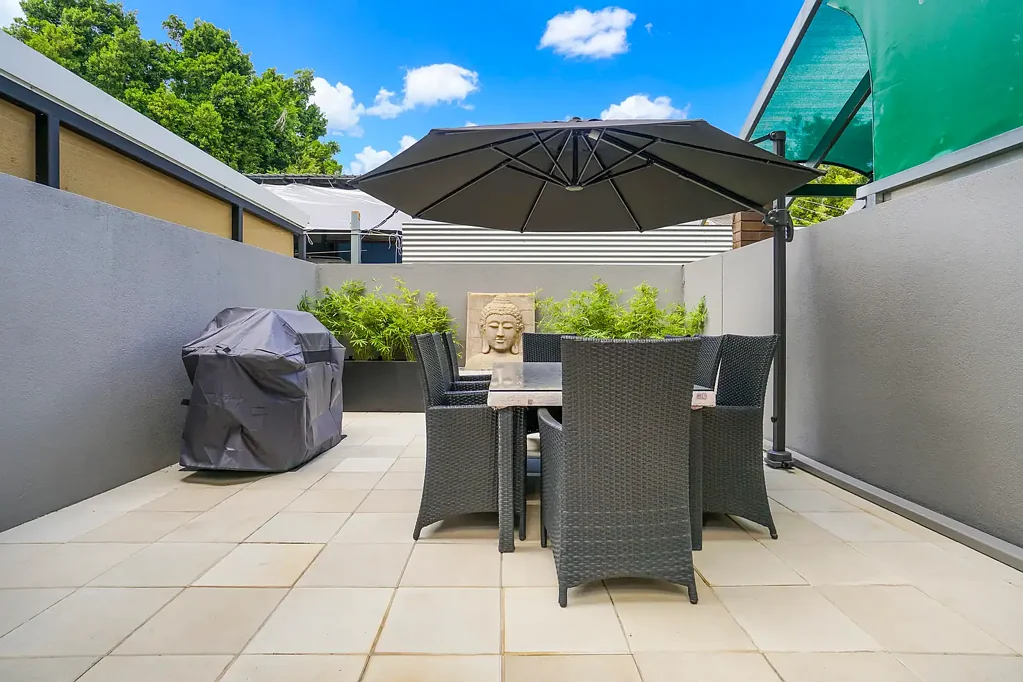 Immaculate townhouse – Fully furnished and equipped