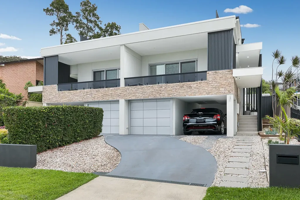 Caringbah South 4Moenga Statement in Space | Light and Luxury