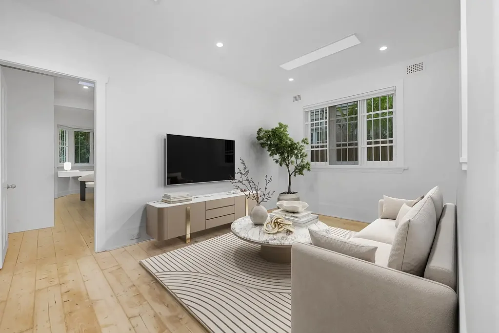 Recently renovated apartment offering new kitchen, bathroom + study