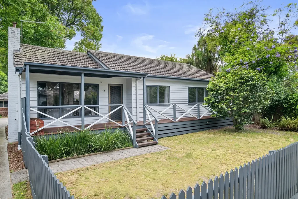1/17 Allaware Avenue, Croydon, VIC 3136