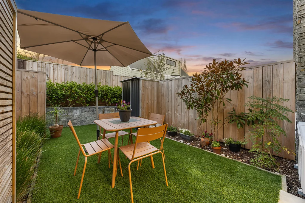 Te Atatu Peninsula 1房  SOPHISTICATION AND SPACE