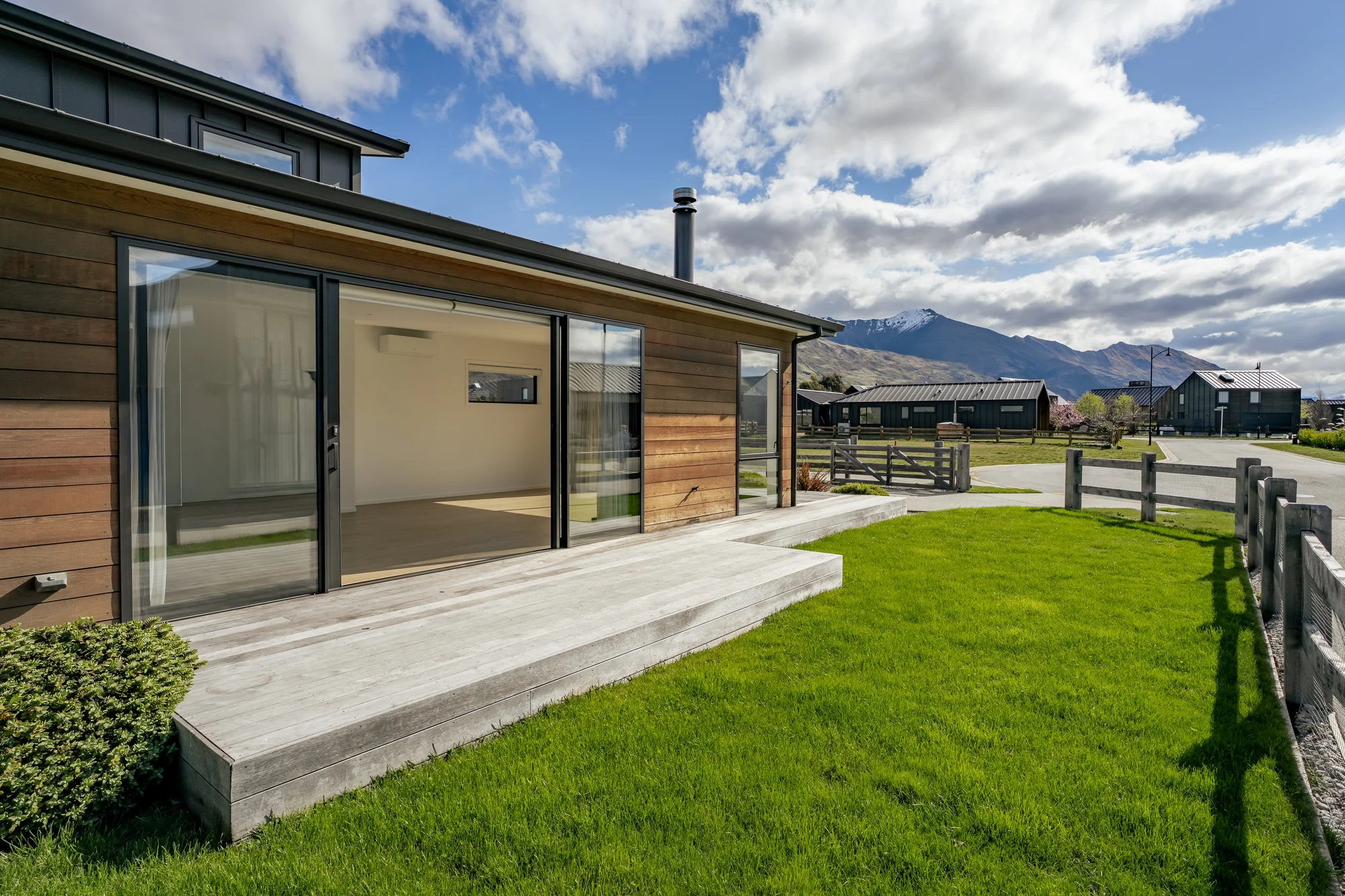 Wanaka 4બેડરૂમ More Space, Right Where You Want It