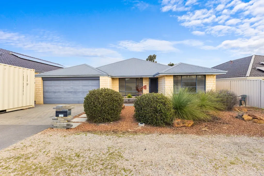 High Wycombe 4房  GUIDING $800,000's