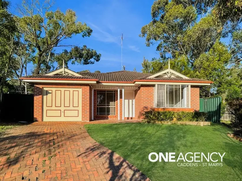 3 BEDROOM HOME CLOSE TO SHOPS, TRANSPORT & HOSPITAL!!!
