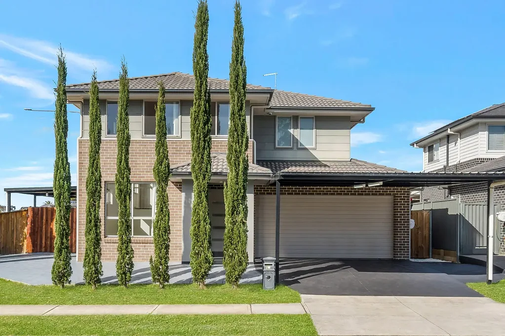 Modern Family Home Available Now Inc Water Usage!