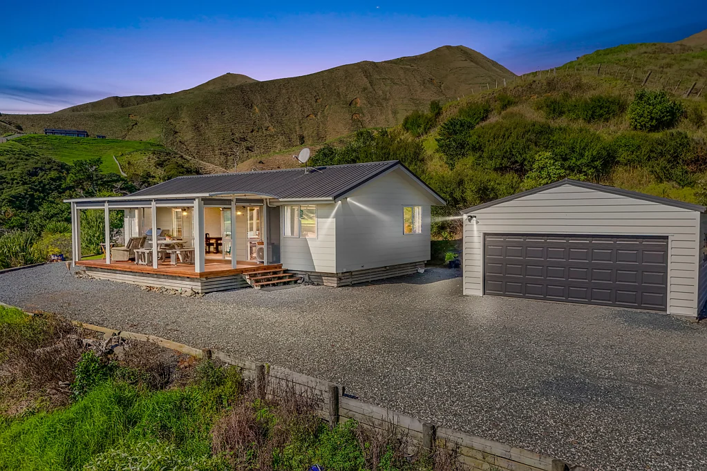 Marokopa 3 Bedroom Marokopa Stunning Elevated Site With Amazing Views