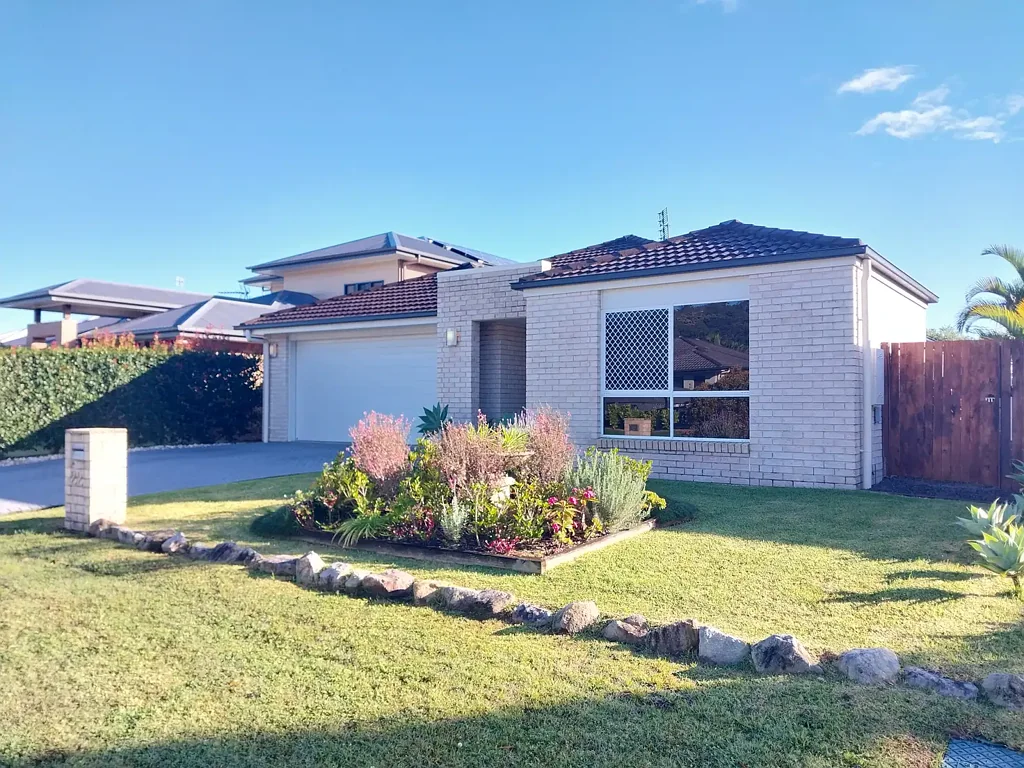 4 BEDROOM FAMILY HOME WITH A POOL TO SPLASH INTO SUMMER!