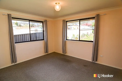 37 Chifley Road, Lithgow, NSW 2790, 3 phòng ngủ, 1 phòng tắm, House