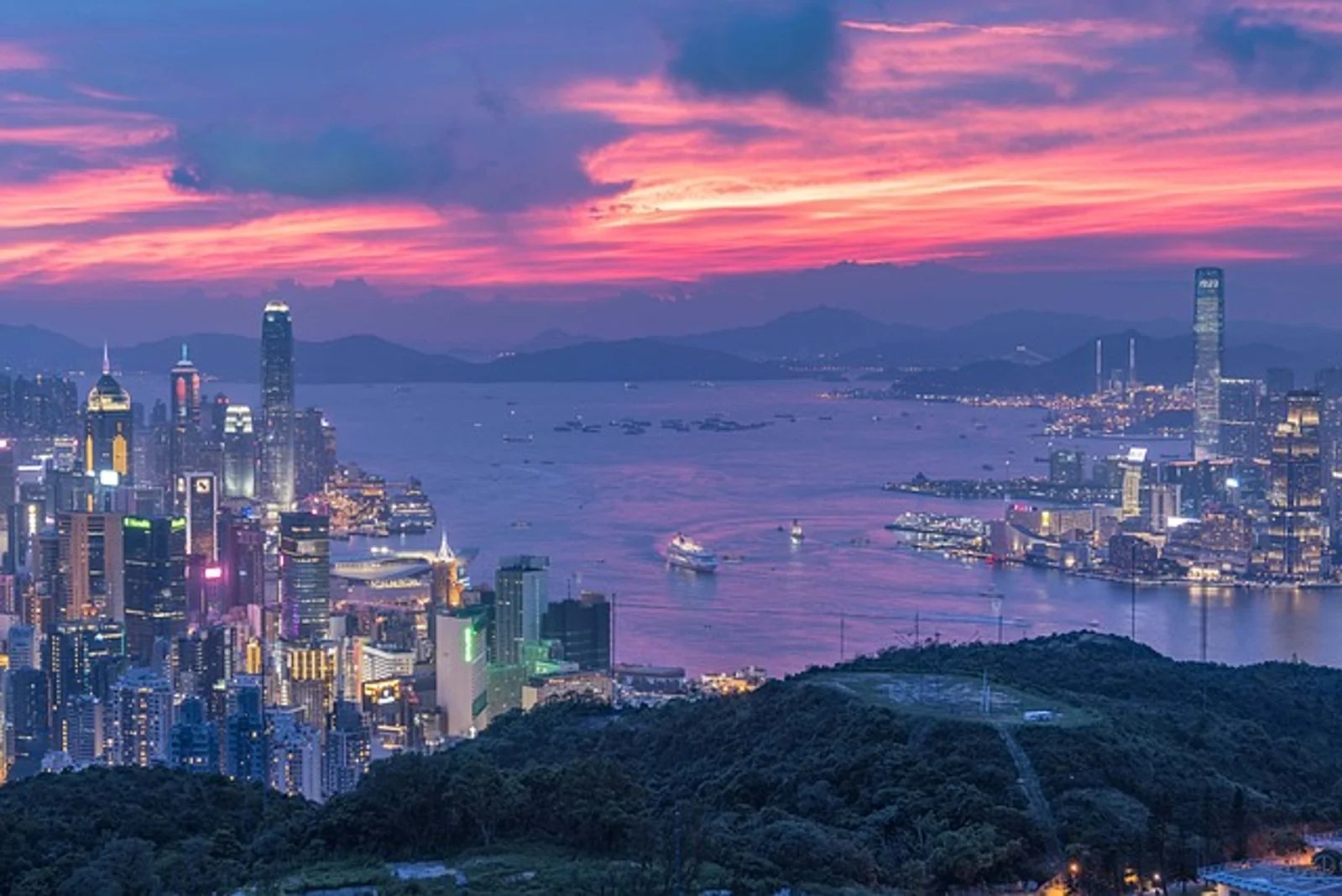 全球最贵城市排名：香港蝉联榜首，新西兰城市排多少？