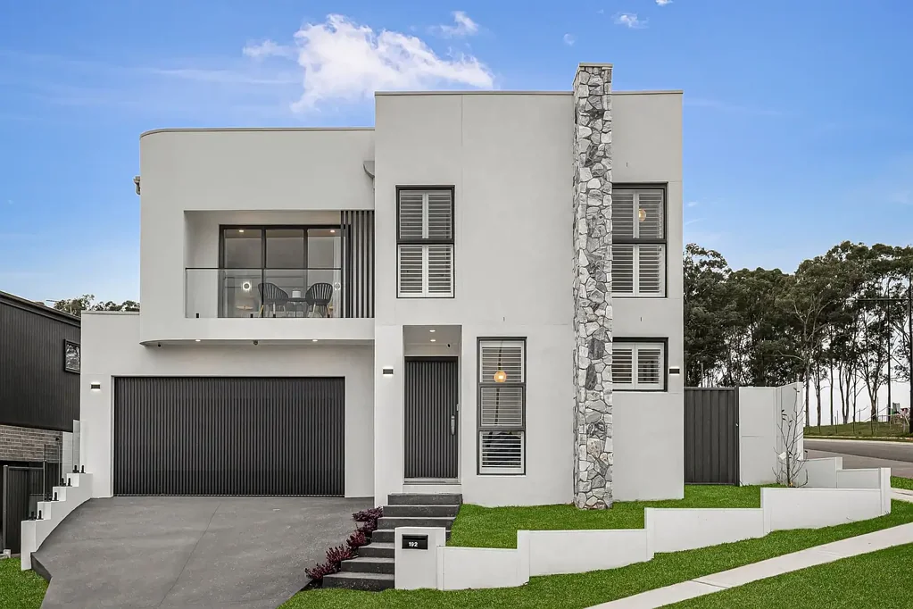 Box Hill 5ห้องนอน Modern Elegance on a Rare 457sqm Corner Block!