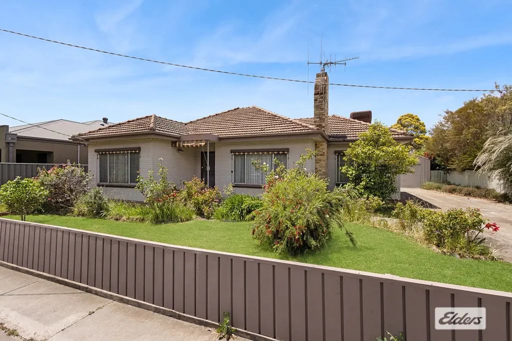 Flora Hill 3ห้องนอน A Classic to Renovate with Room to Grow