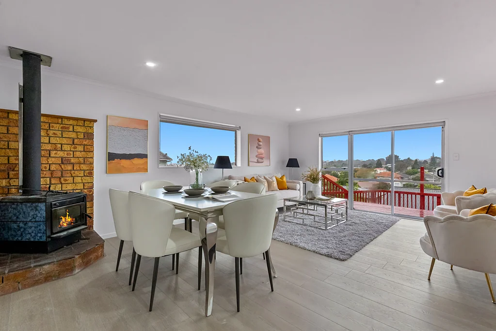 Waiuku 4ਬੈੱਡਰੂਮ Brick & Tile - Renovated and Ready to Move In!