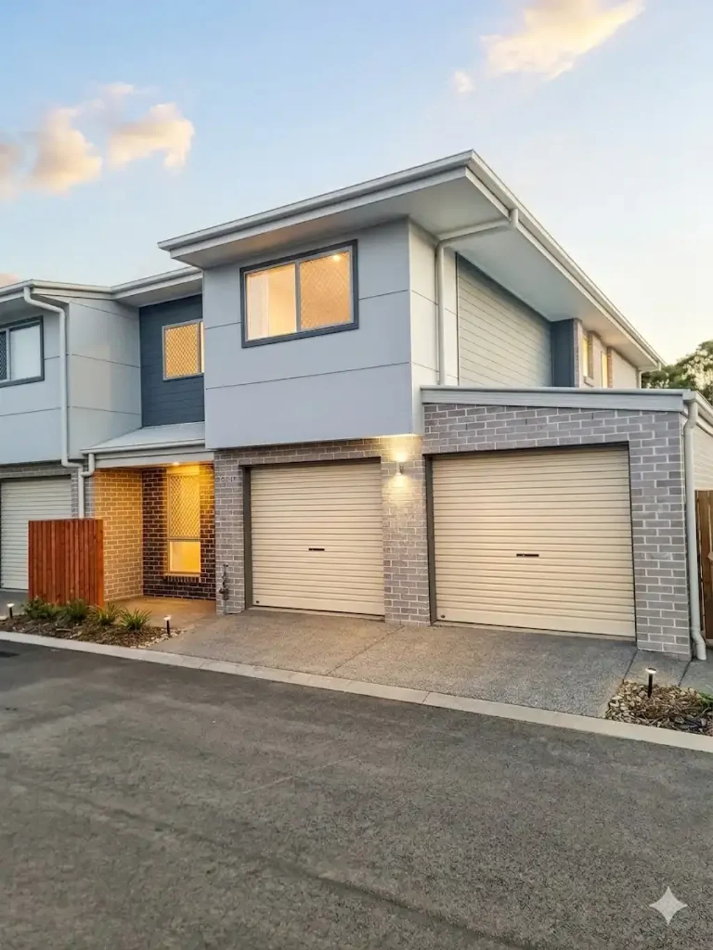 4 BEDROOM 2 BATH TOWNHOUSE WITH DUCTED AIR