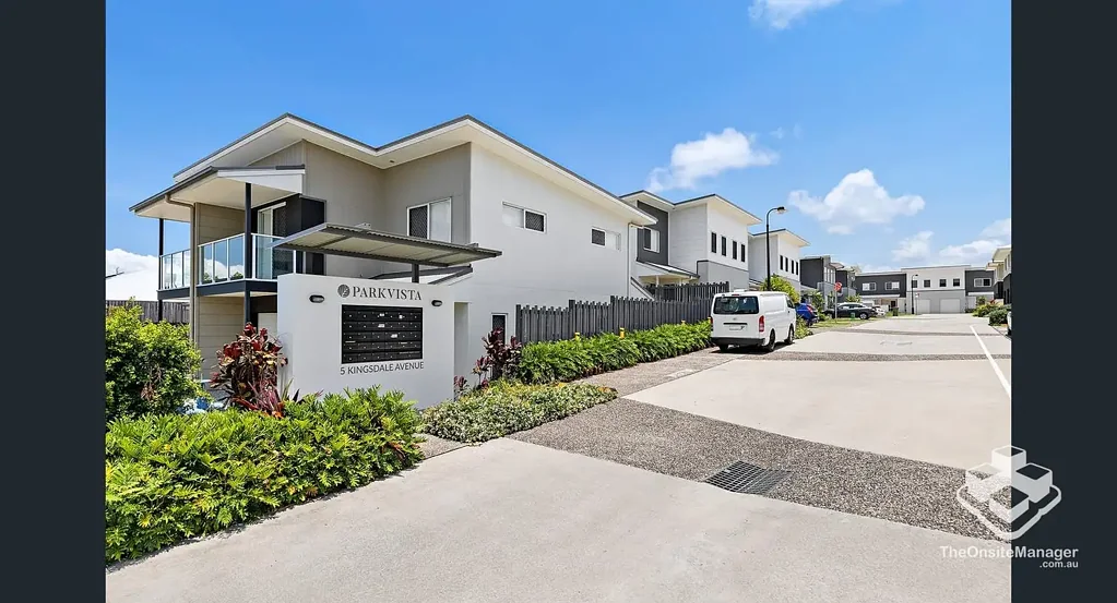Modern Comfort & Lifestyle - 6 Years Young Townhouse in Prime Thornlands Location
