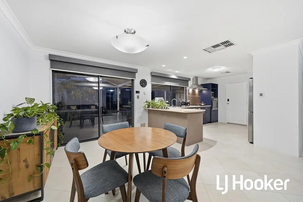 Landsdale 4房  In the Heart of Landsdale | 4 x 2 | Dale Alcock Designer Property