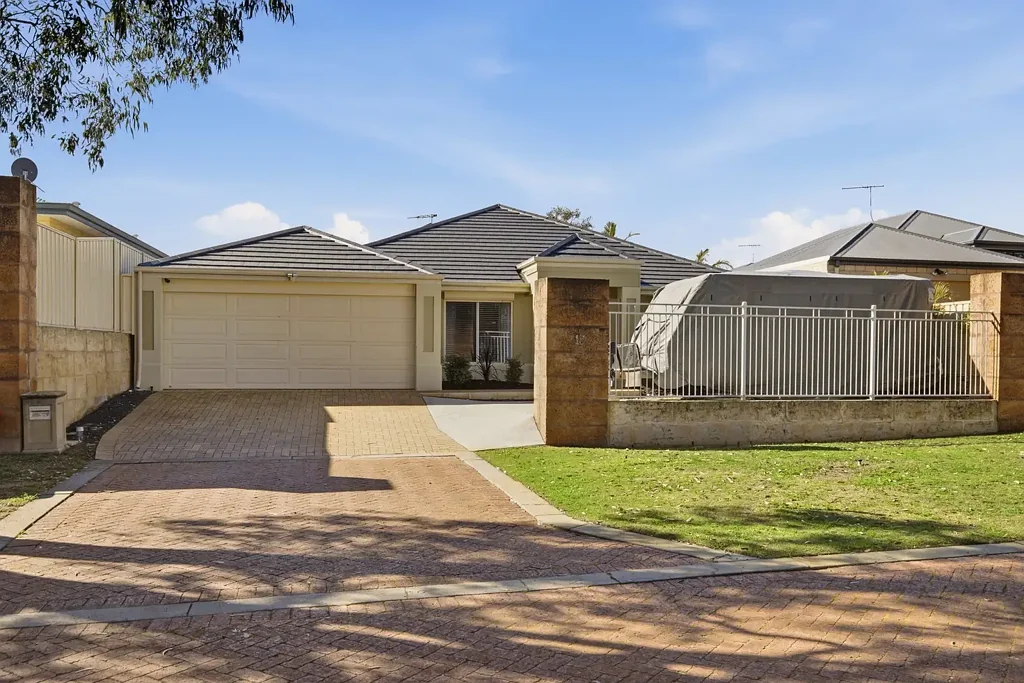 Baldivis 4chambre Sensational family living in sought-after Settlers Hills Estate.