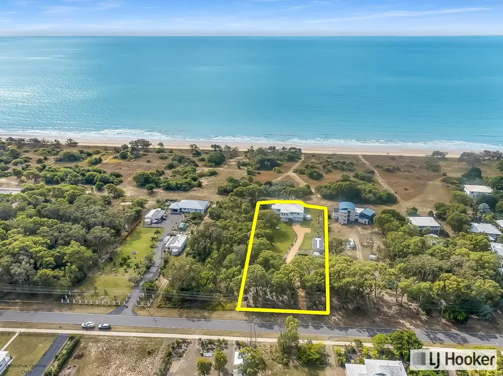 Moore Park Beach 5બેડરૂમ MASSIVE BEACHSIDE HOME - YOUR 1 ACRE COASTAL BLISS AWAITS