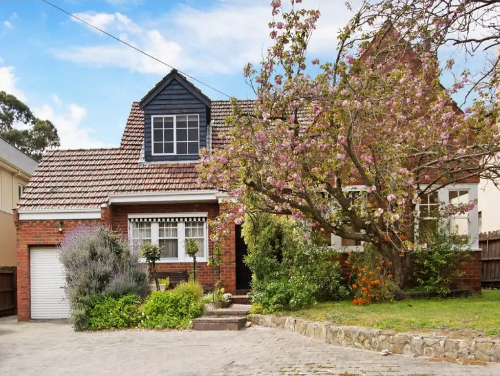 Five Bedroom Home in Camberwell!