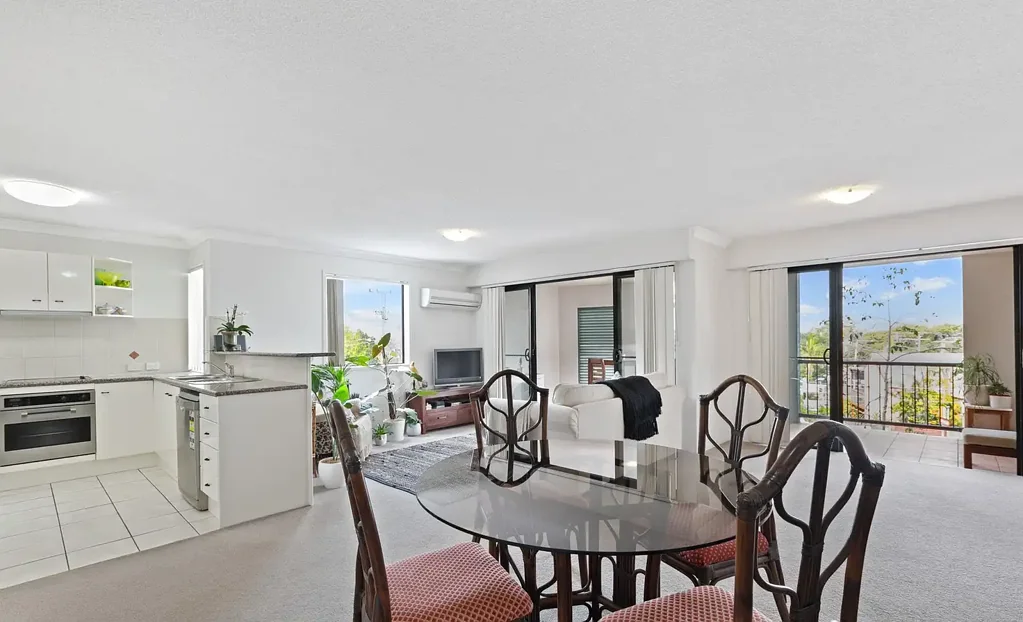 Modern Apartment Living with Pool & Gym Access!