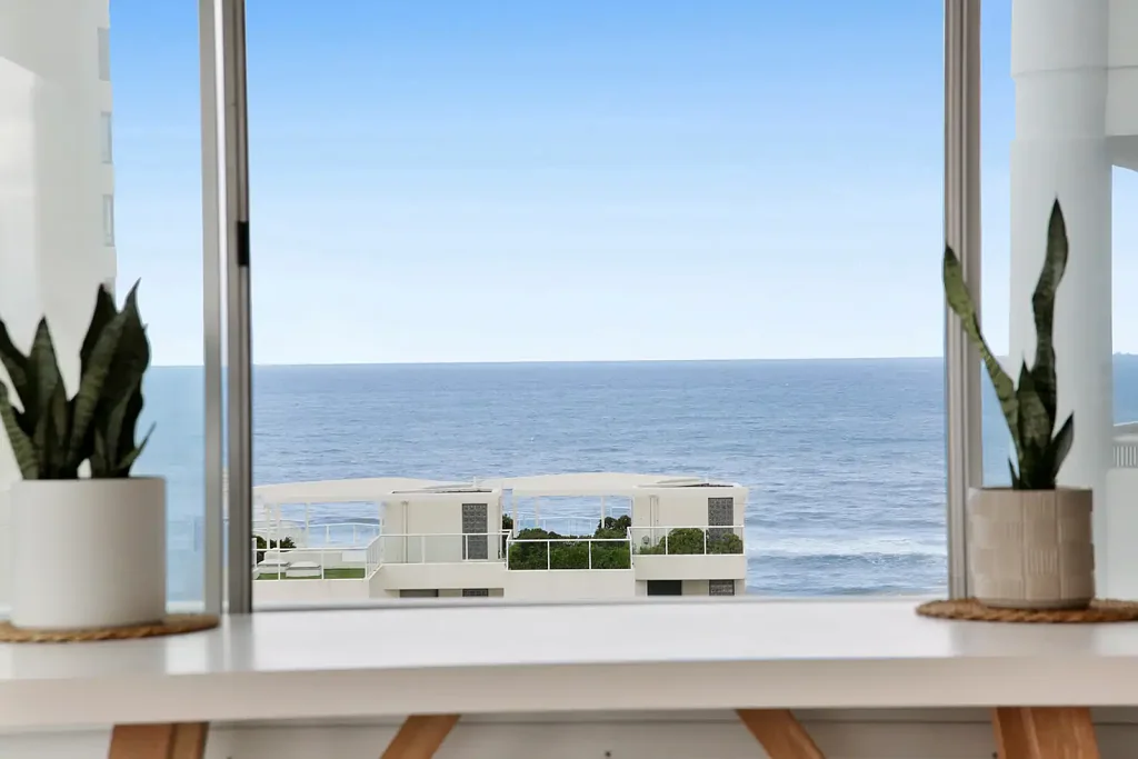 Surfers Paradise 2Zimmer STUNNING HALF FLOOR "B Style" UNIT