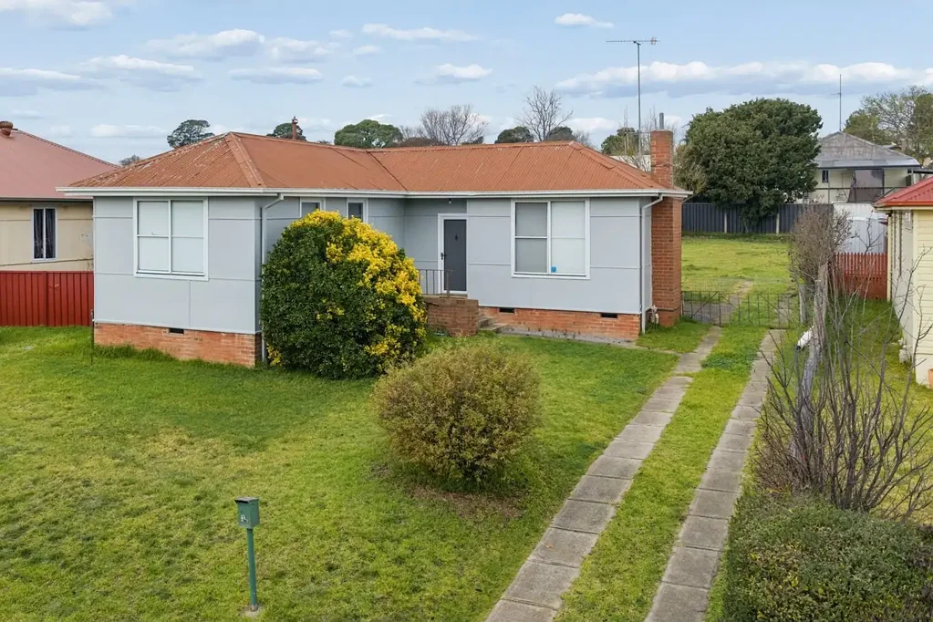 Charming Two-Bedroom Home in a Convenient Goulburn Location