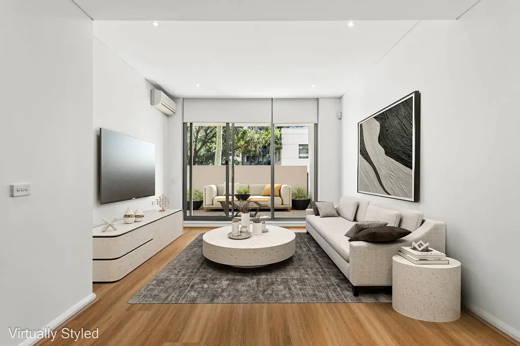 Mascot 1कमरा North Facing Oversized Ground Floor Apartment with Facilities and Storage