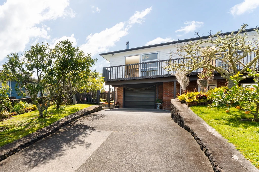 Sunnynook 4બેડરૂમ Celebrating 51 Years of Life in a True Kiwi Home