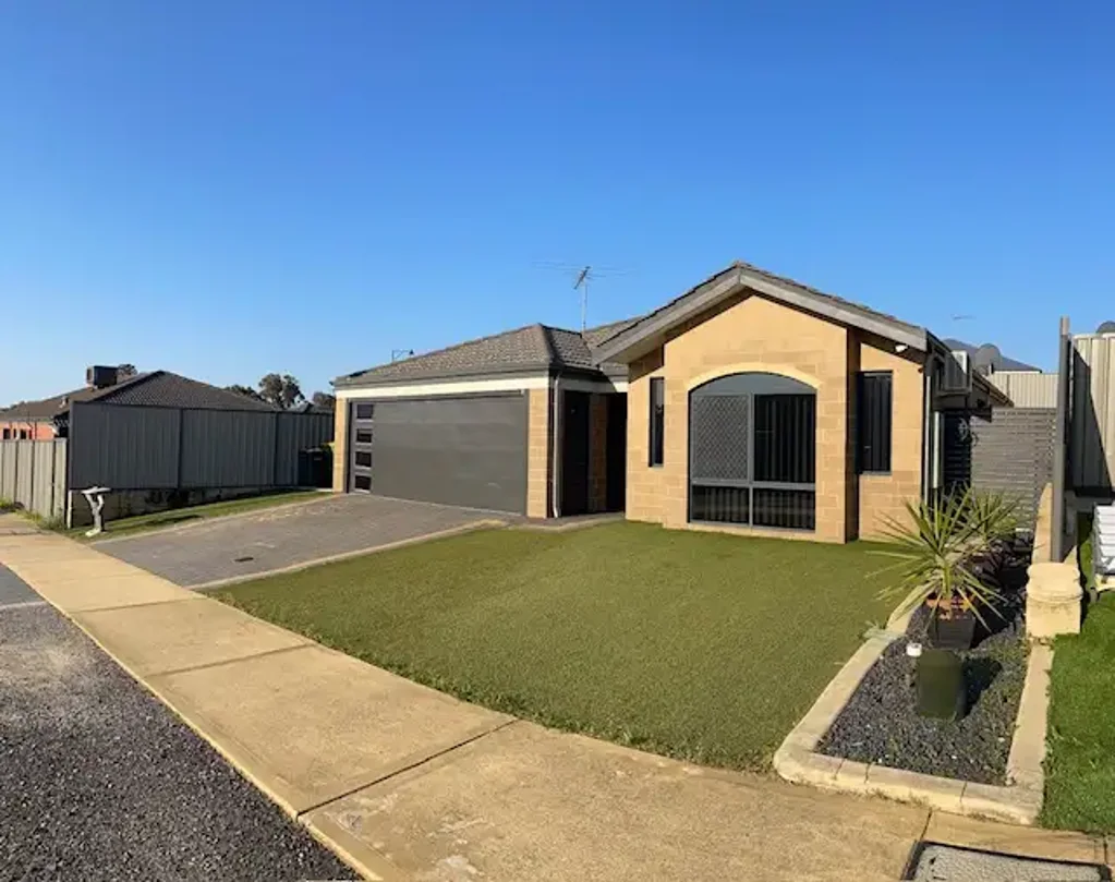 Baldivis 4ห้องนอน UNDER OFFER HOME OPEN CANCELLED