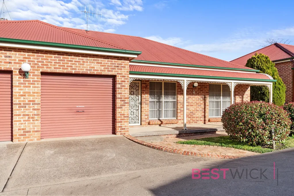 Bathurst 2Habitaciones Still one of the best complexes in town!