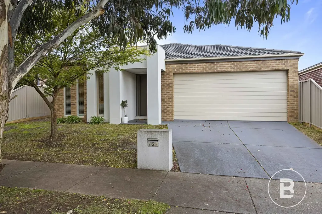 Alfredton 4部屋 CONTEMPORARY FAMILY HOME IN A PRIME LOCATION.