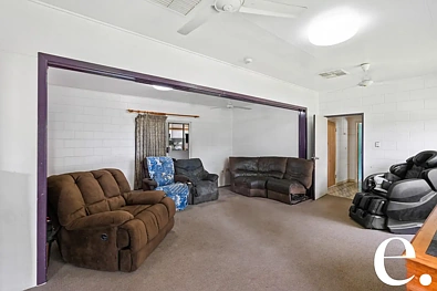 10 Hales Street, Mareeba, QLD 4880, 3房, 2浴, House