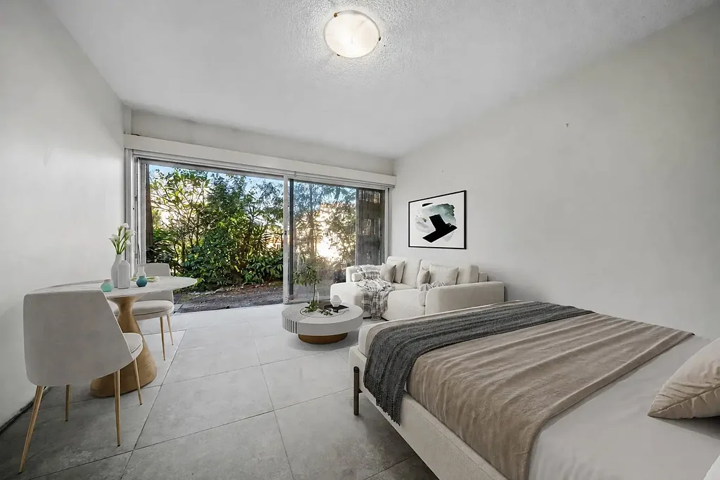 Bright Studio Garden Apartment in sought after 'Ercildoune'