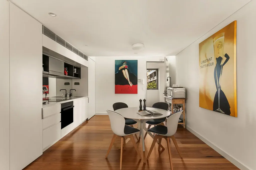 Camperdown 1Kwarto Split-level living in The Gantry