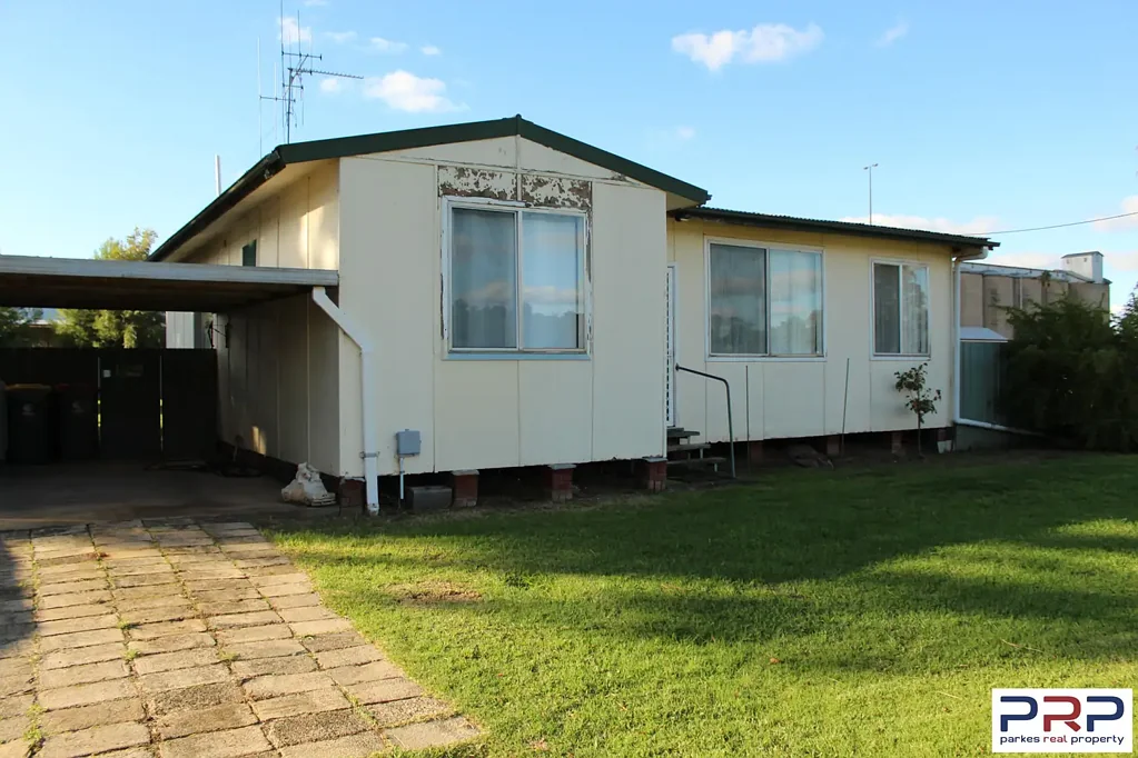 5 Austral Street, Parkes, NSW 2870