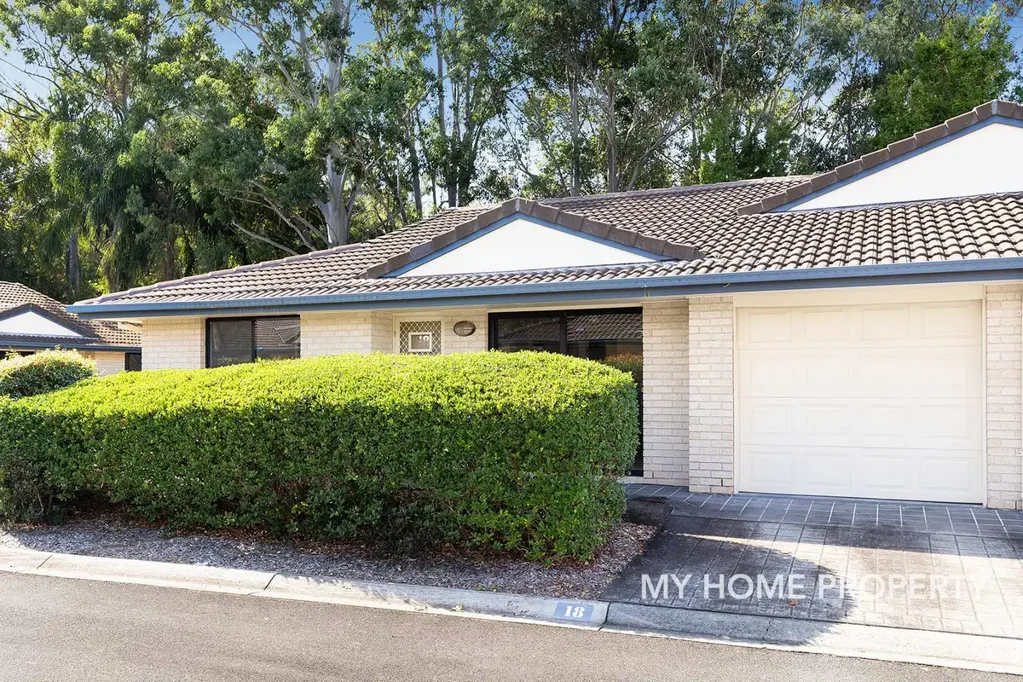 Resort Style Lowset Townhouse with Pool