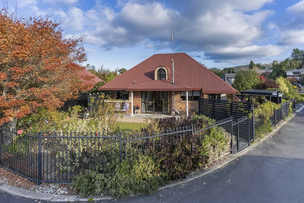 Fairfield 2ਬੈੱਡਰੂਮ Sunny townhouse with bonus mezzanine space