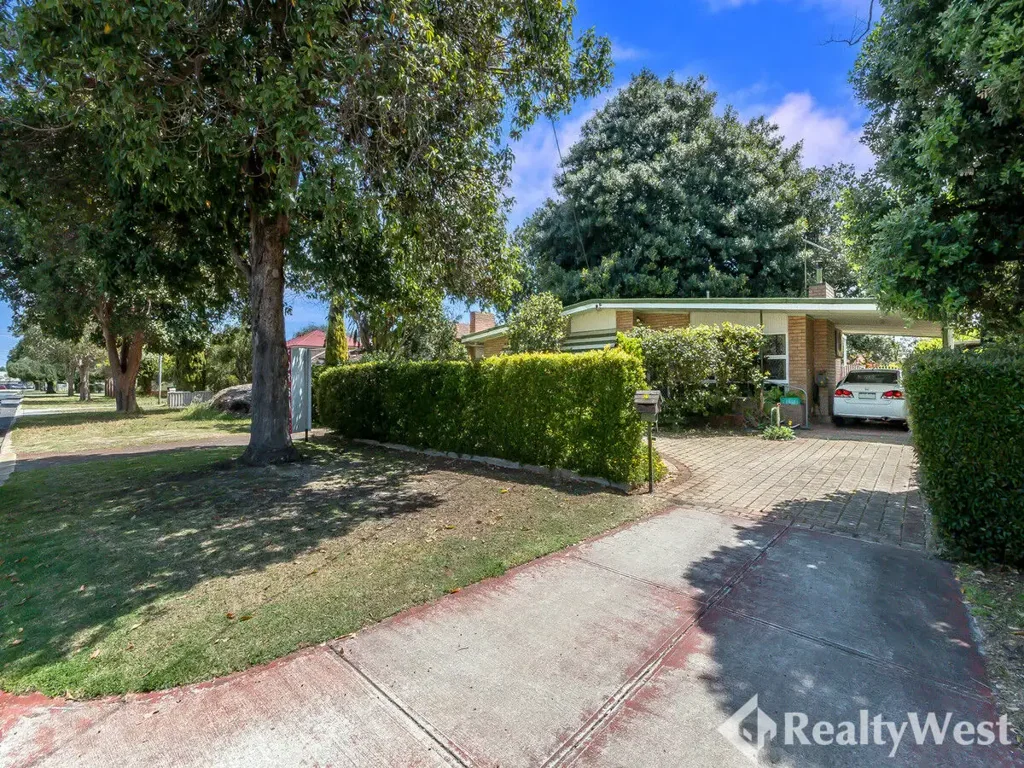 21 Beverley Road, Cloverdale, WA 6105
