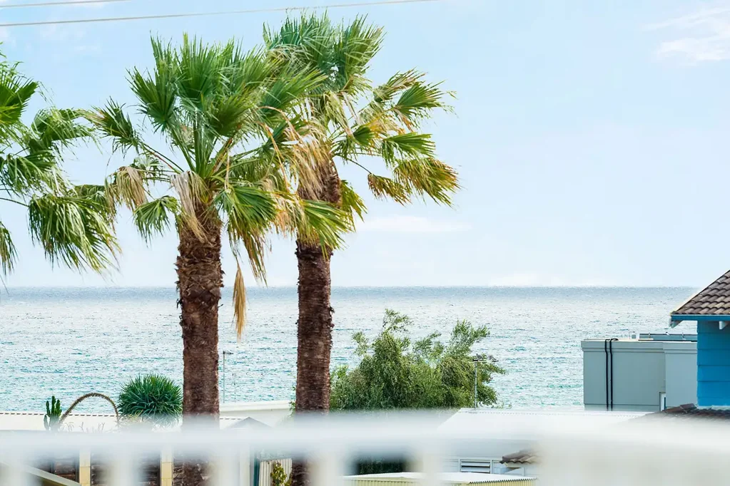 Falcon 4ห้องนอน Coastal retreat, completely reimagined.