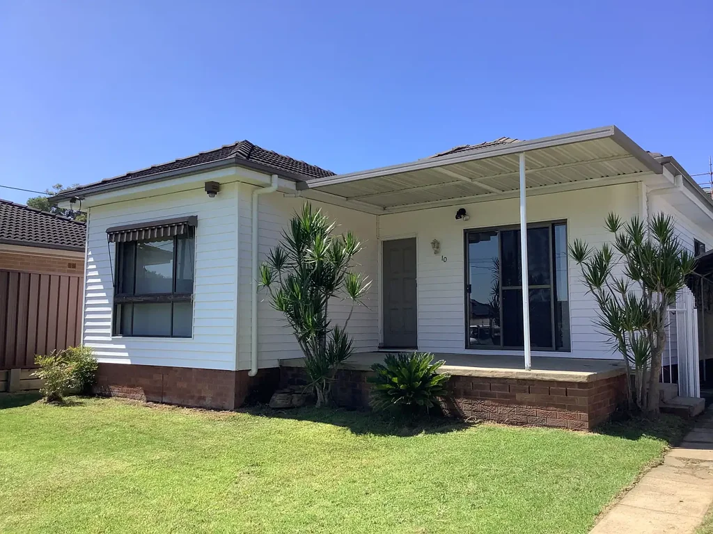 10 IVANHOE STREET INGLEBURN NEWLY PAINTED & REFRESHED THROUGHOUT
