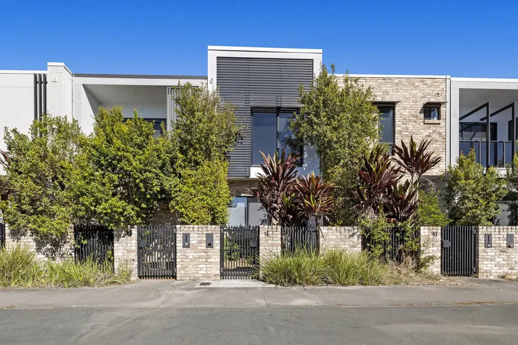 Nirimba 3房  TRENDY TOWNHOUSE LIVING + TOTAL LIFESTYLE CONVENIENCE