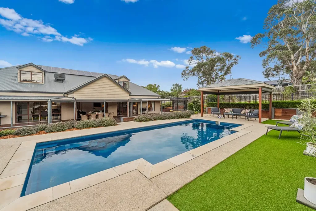 Frankston South 6房  Resort Style Living on a Grand Scale