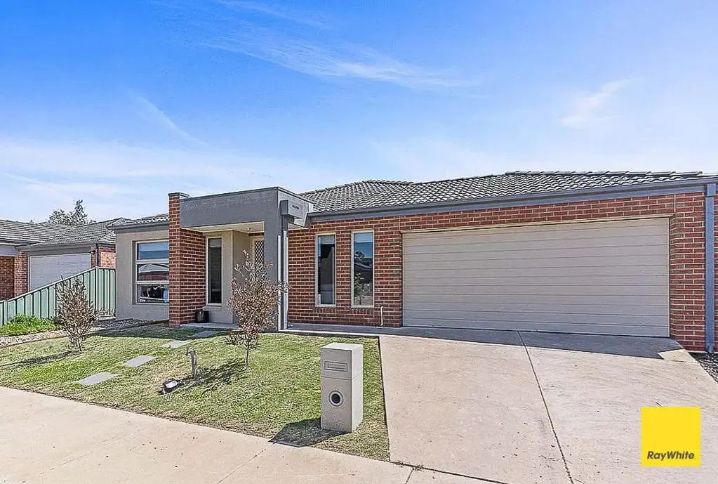 Modern Family Living in a Convenient Huntly Location