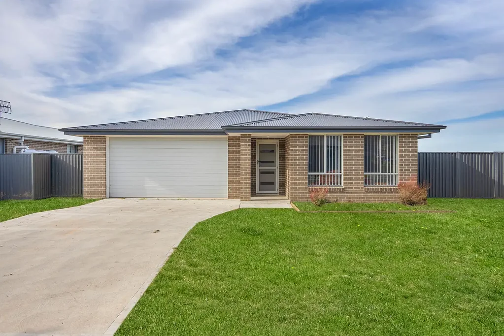 Mudgee 4Zimmer Modern Comfort & Cozy Living in Caerleon Estate