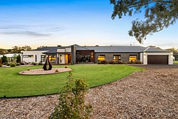32 Yellow Gum Road, Teesdale