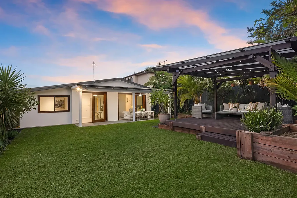 8 Pineview Avenue, Manly Vale, NSW 2093
