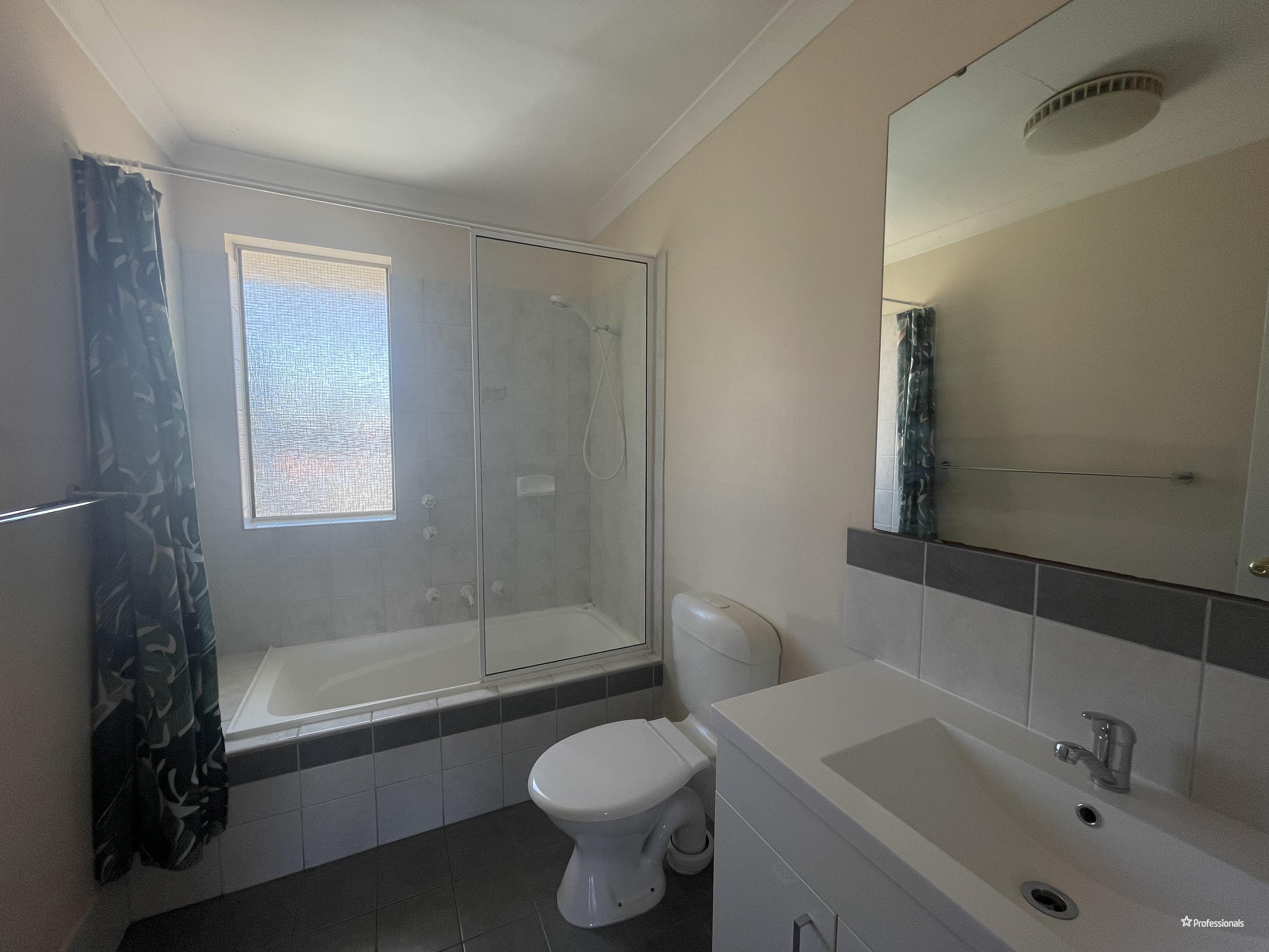 UNIT 2 20 EGAN ST, KALGOORLIE WA 6430, 0 રૂમ, 0 બાથરૂમ, Townhouse