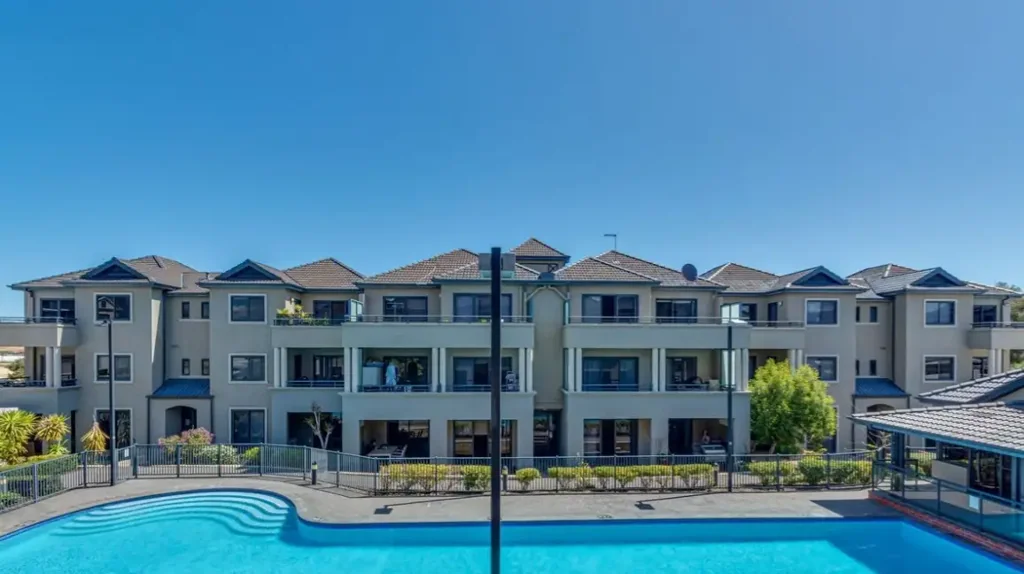 Currambine 3कमरा RESORT STYLE LIVING AT IT'S FINEST!!